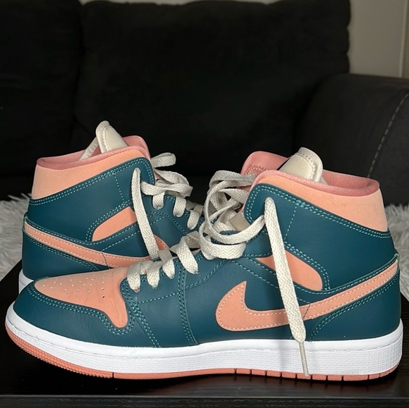 NIKE Jordan 1 Mid Dark Teal Green - Size 8.5W - Picture 3 of 5